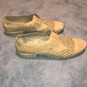 FRANCO SARTO “Amplify” Flats Size 9